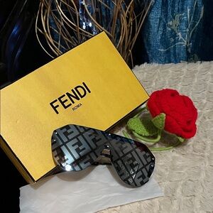 nwt Black and Silver Patterned Sunglasses